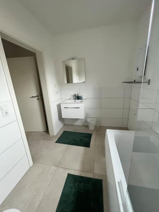 3 Zw 95 M2 Neubau Kostenlos Parkplatz Im Hof Kitzingen Exterior foto